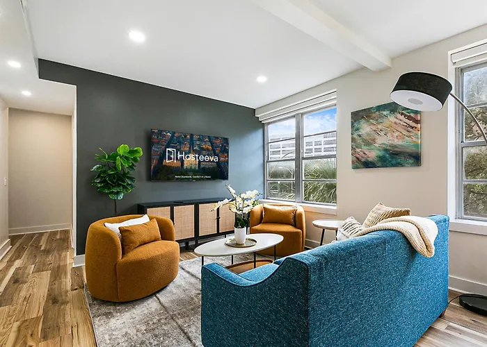 Downtown Delight 4Br 2Bath Luxury Condo
